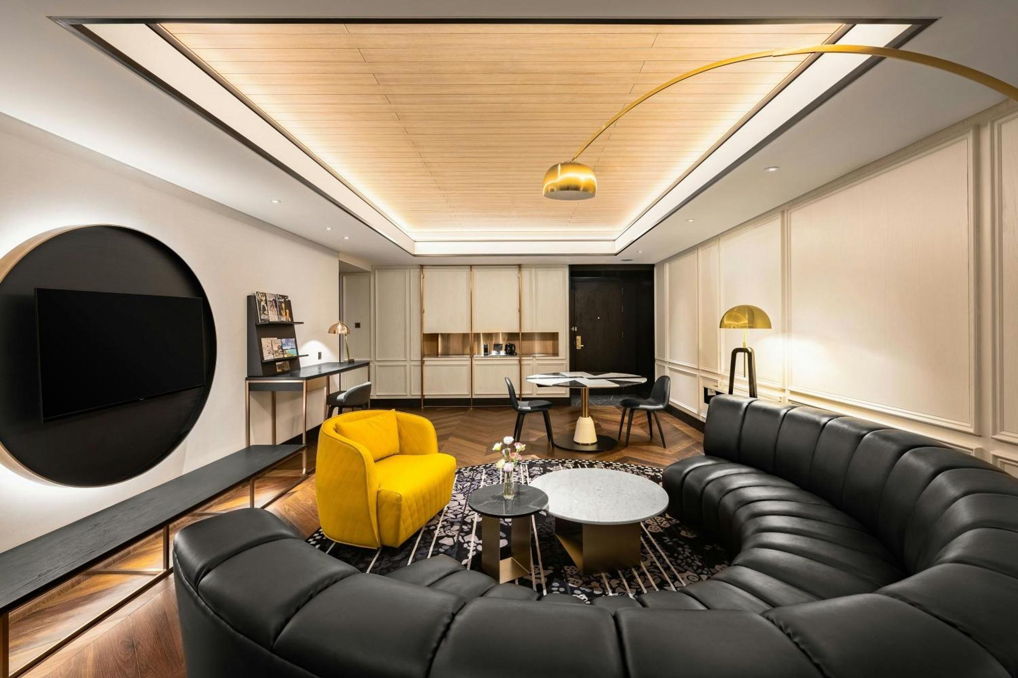 Le Meridien ไถจง ภายนอก รูปภาพ The interior of the 2018-built lounge