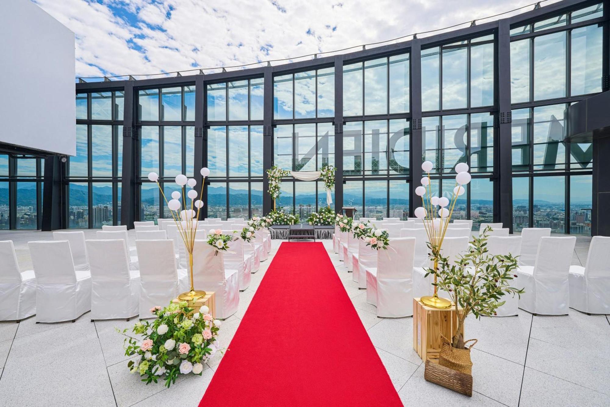 Le Meridien ไถจง ภายนอก รูปภาพ The Sky Chapel