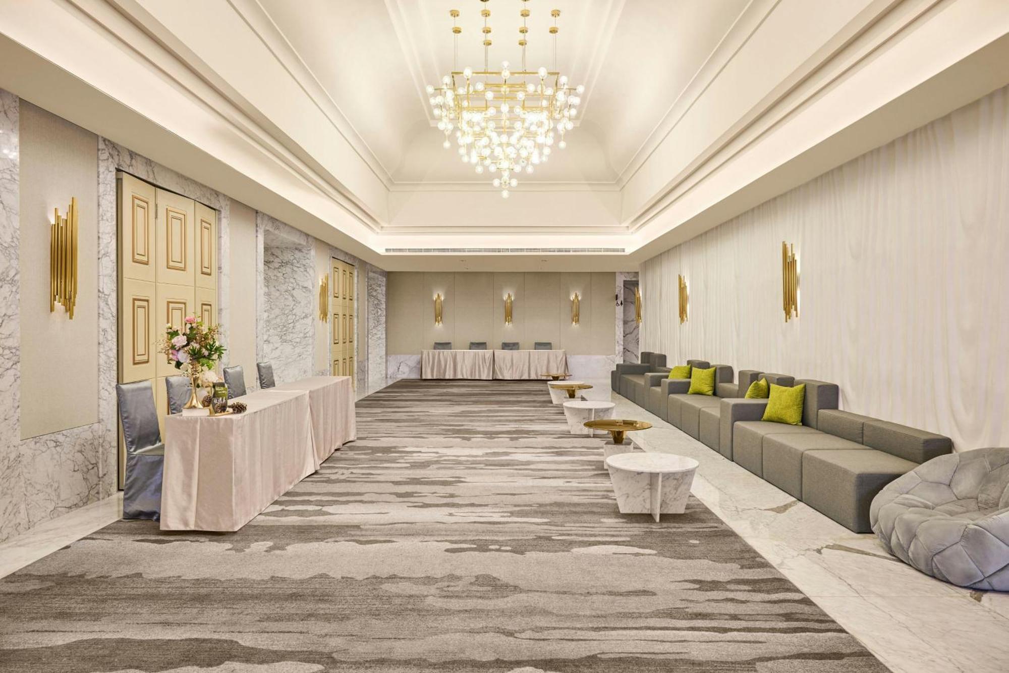 Le Meridien ไถจง ภายนอก รูปภาพ The Grand Ballroom Foyer