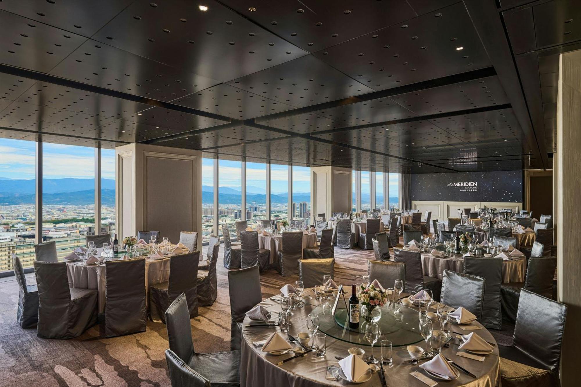 Le Meridien ไถจง ภายนอก รูปภาพ The 39th floor of the hotel