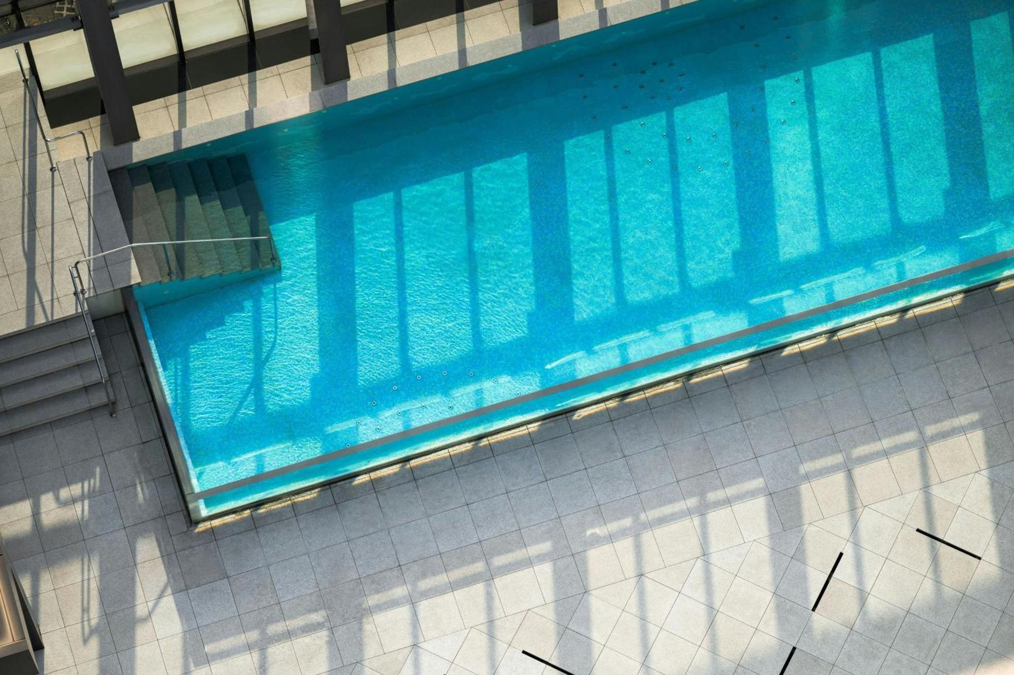 Le Meridien ไถจง ภายนอก รูปภาพ The pool at the top of the hotel